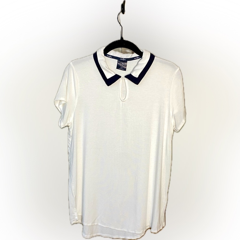 Belyn Key White Collared T Shirt Small V Neck